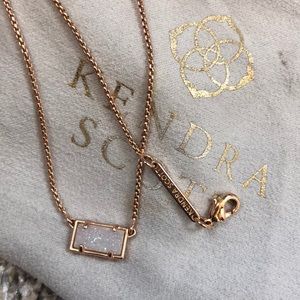 Kendra Scott necklace